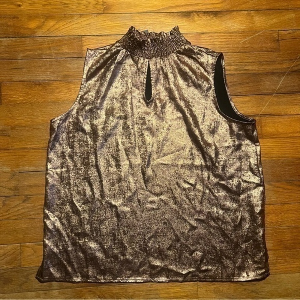 New Olivia & martin womens top